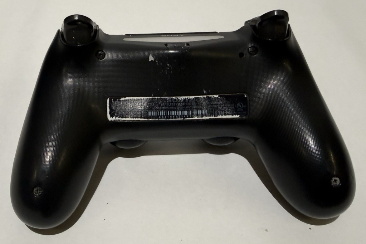 Sony PlayStation 4 PS4 Original Console CUH-1215A Black 500GB w/ Cords