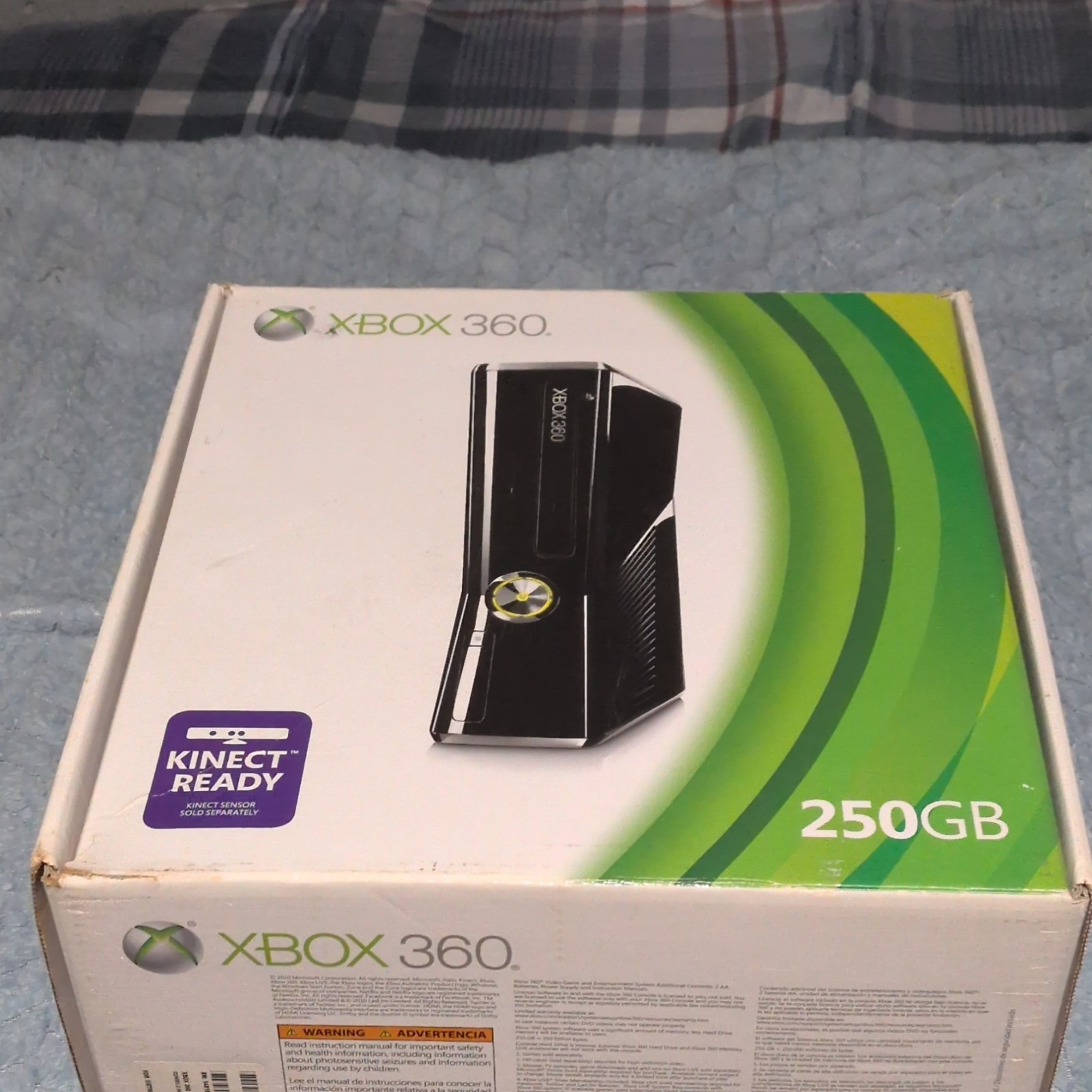 Microsoft Xbox 360 S 250GB Bundle (CiB)