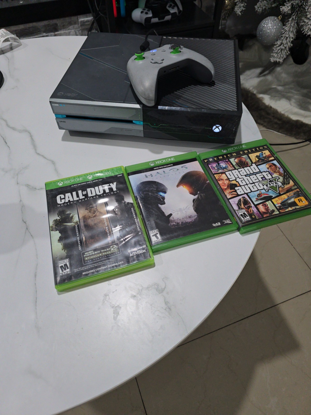 Microsoft Xbox One Halo 5: Guardians Limited Edition 1TB Black & Silver Console