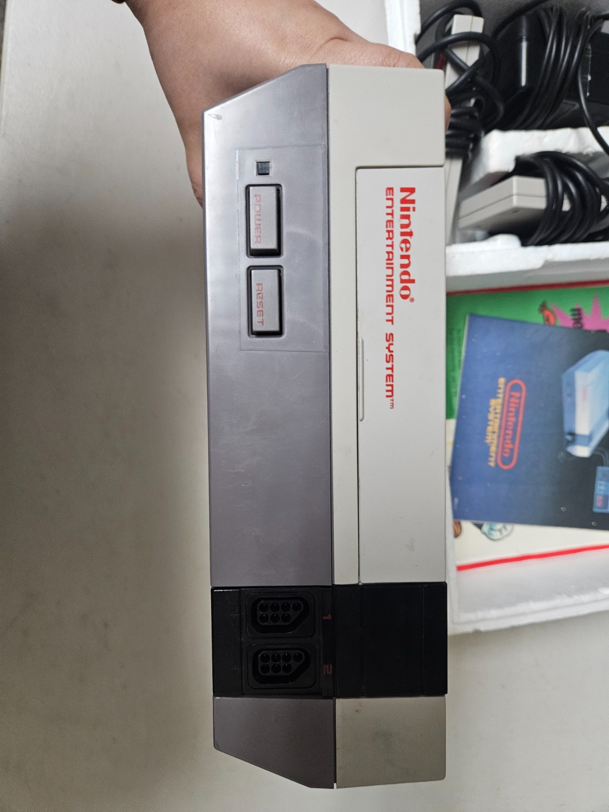 Nintendo NES Control Deck Home Console Gray 1988 w 2 Controllers In Box