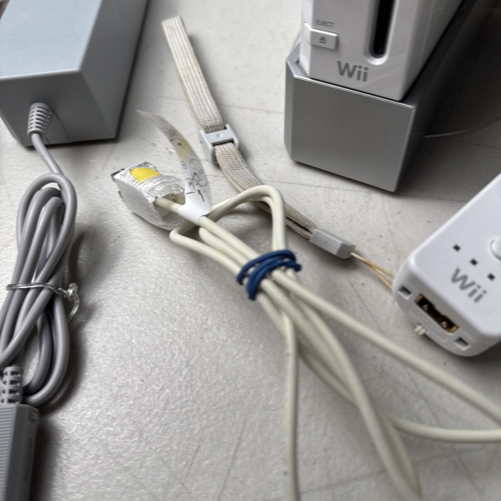 Nintendo Wii System Console White RVL-001 with Controller Tested Working