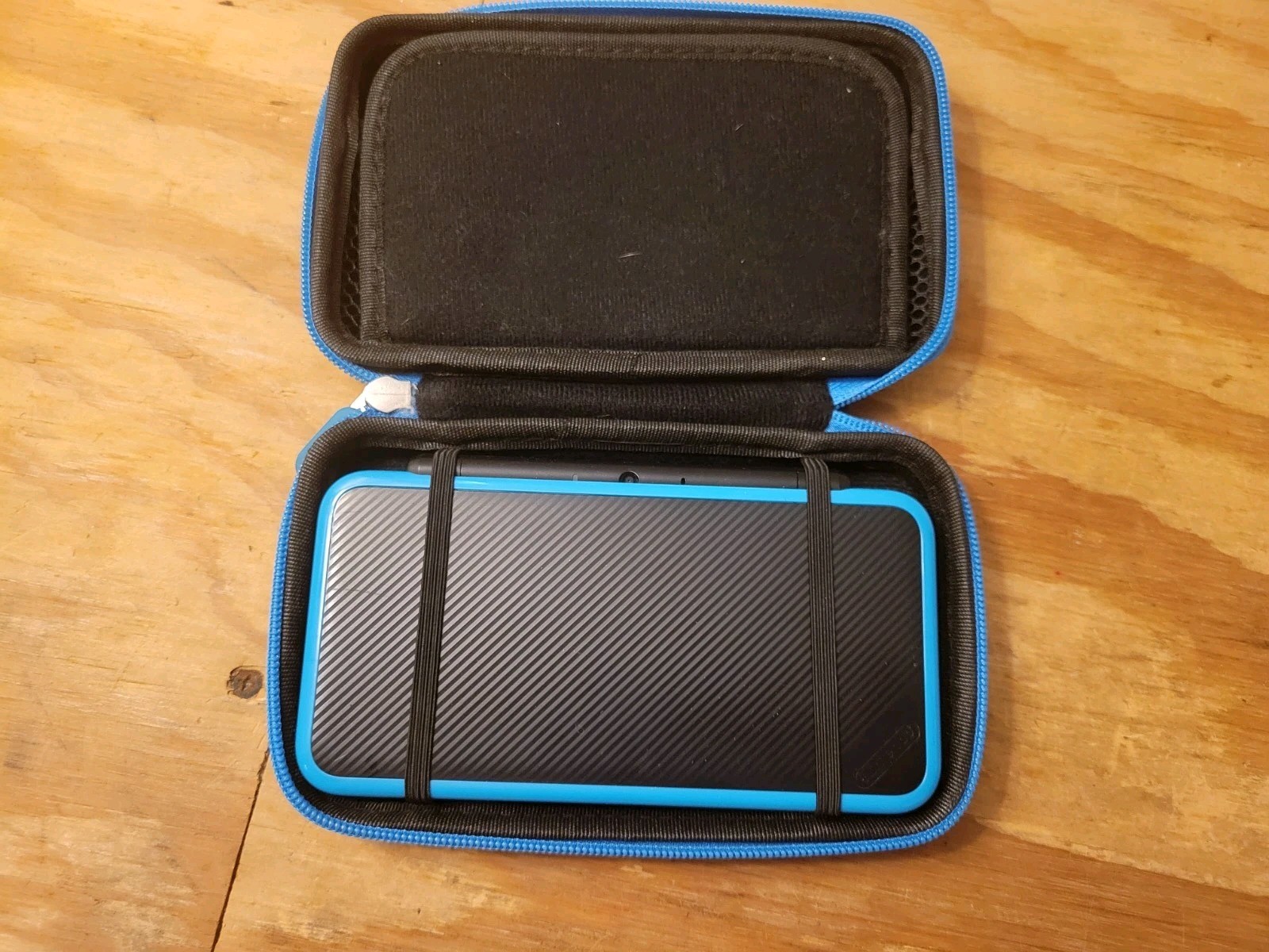 8 Games — 2DS XL Turquoise Blue Game Console with Accessories and Charger