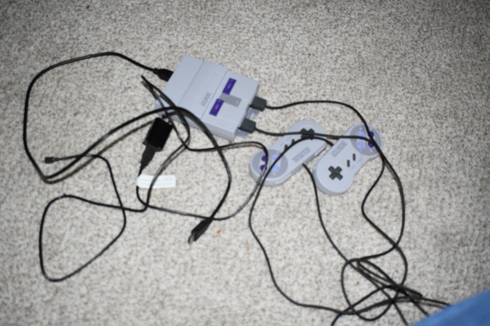 Super Nintendo SNES Console Control Deck CLV-201 with 2 Controllers and Cords