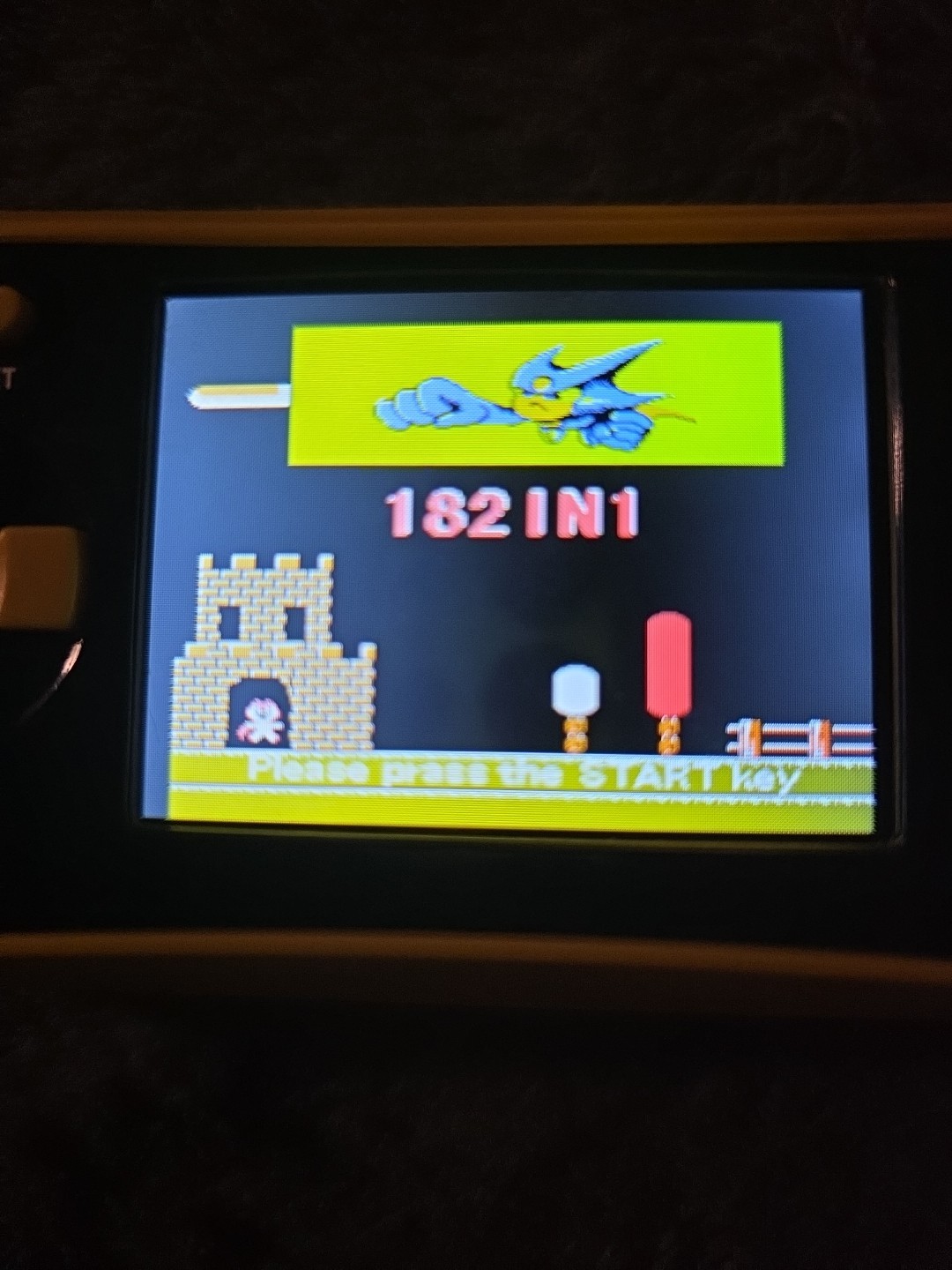 2.5 in LCD Screen Handheld Portable Retro Video Game Player Built-in 152 Games