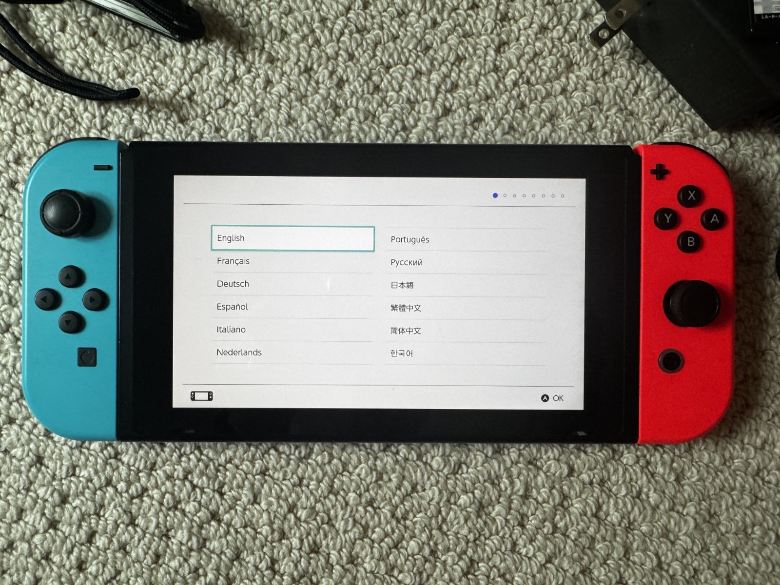 Nintendo Switch V1 Neon Blue/Red Console Bundle + Mario Kart 8 & Super Smash Bro