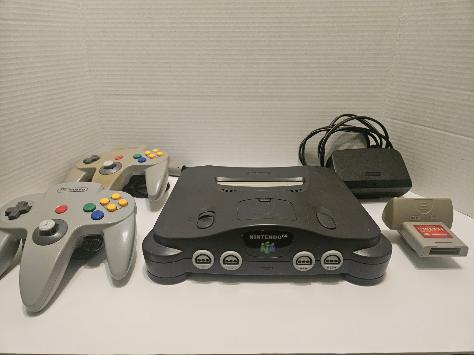 Nintendo 64 Gray Console with Two Controllers, TremorPak, Power Cord/No AV Cable