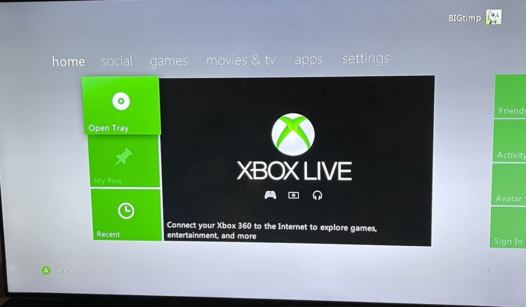 Microsoft Xbox 360 Pro 20GB Home Console – power brick , Wireless a/b/g And VGA
