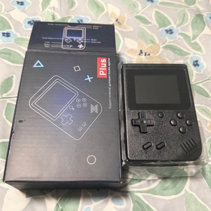 Plus Handheld 520 Game Console Black Rechargeable Battery Micro-USB Region Free
