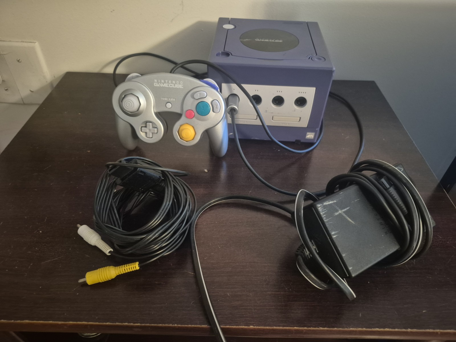 Nintendo GameCube DOL-001 Indigo/Purple Console Bundle w/ Controller, AV & Power