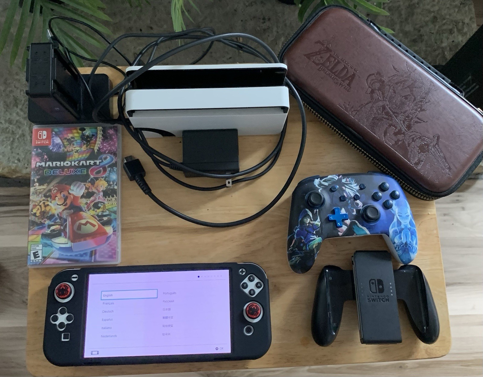 BUNDLE Nintendo Switch OLED 64 GB White EXTRAS Case Controller Mario Kart EC LN
