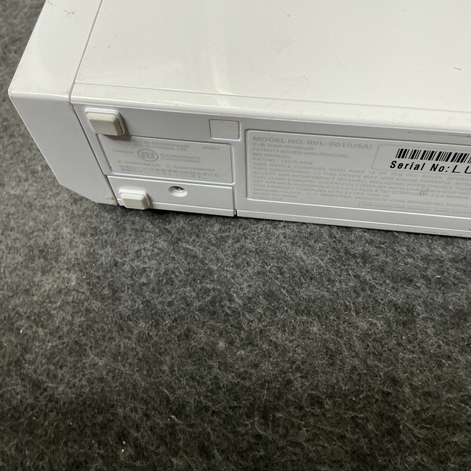 Nintendo Wii RVL-001 512 MB Home Console With AV Cords Only. Tested