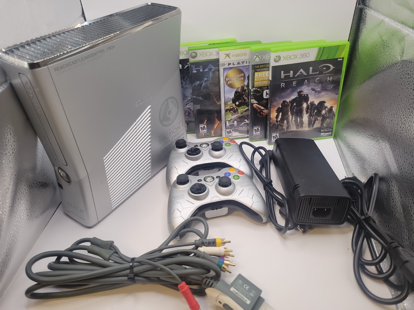 Microsoft Xbox 360 S Halo: Reach Limited Edition Silver Console + 2 Controllers