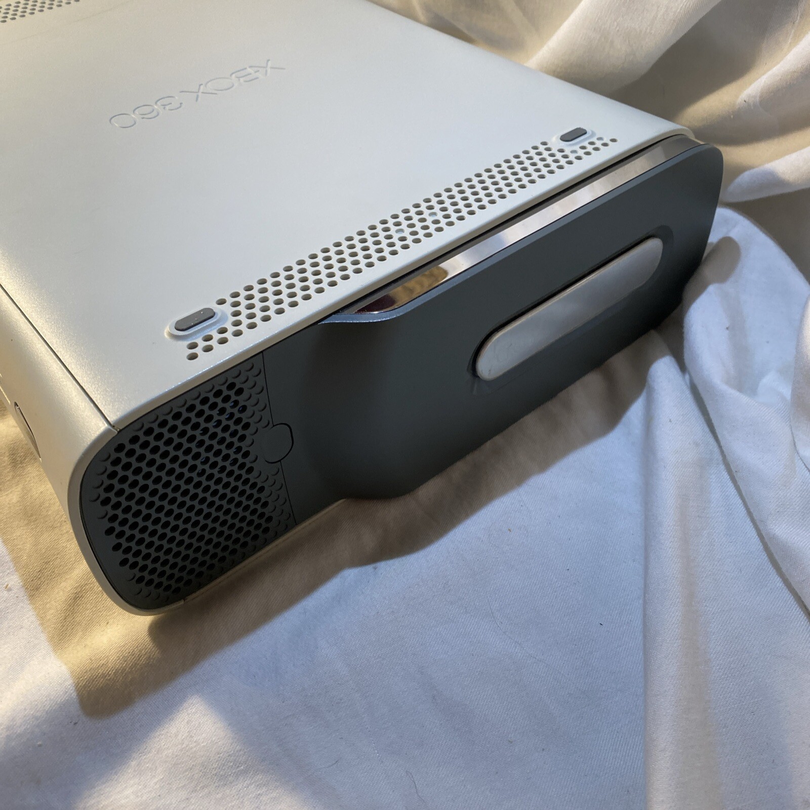 Microsoft Xbox 360 Pro 120GB Console White Bundle W/ Controllers No Wires Read