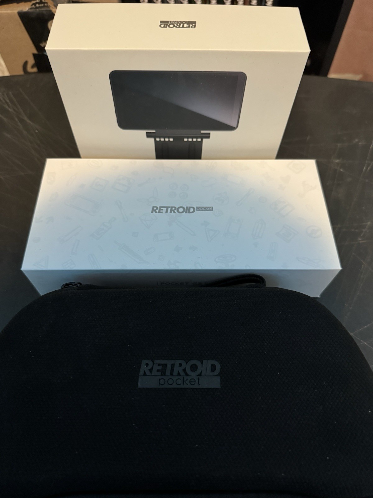 Retroid Pocket G2 handheld gaming console/ Dual screen/ 2 cases/ Official Grip