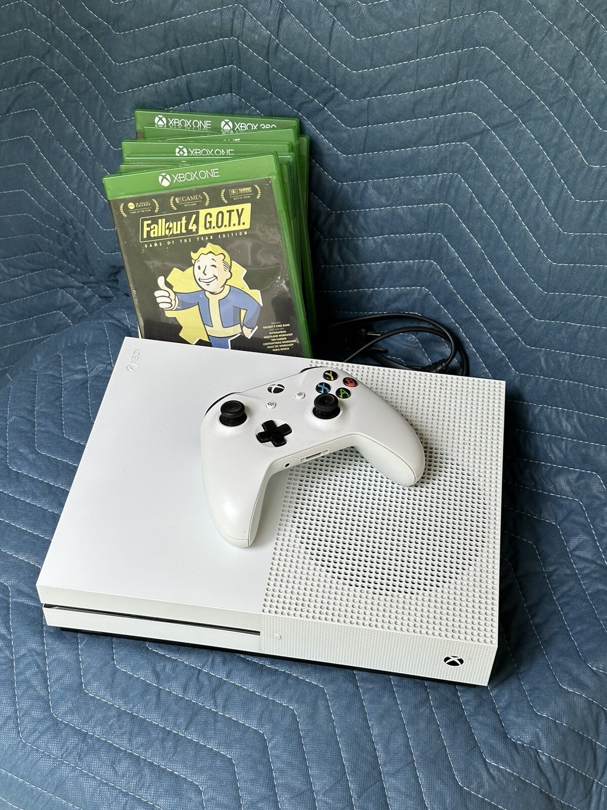 Microsoft Xbox One S 500GB Video Game Console – White (ZQ9-00001)