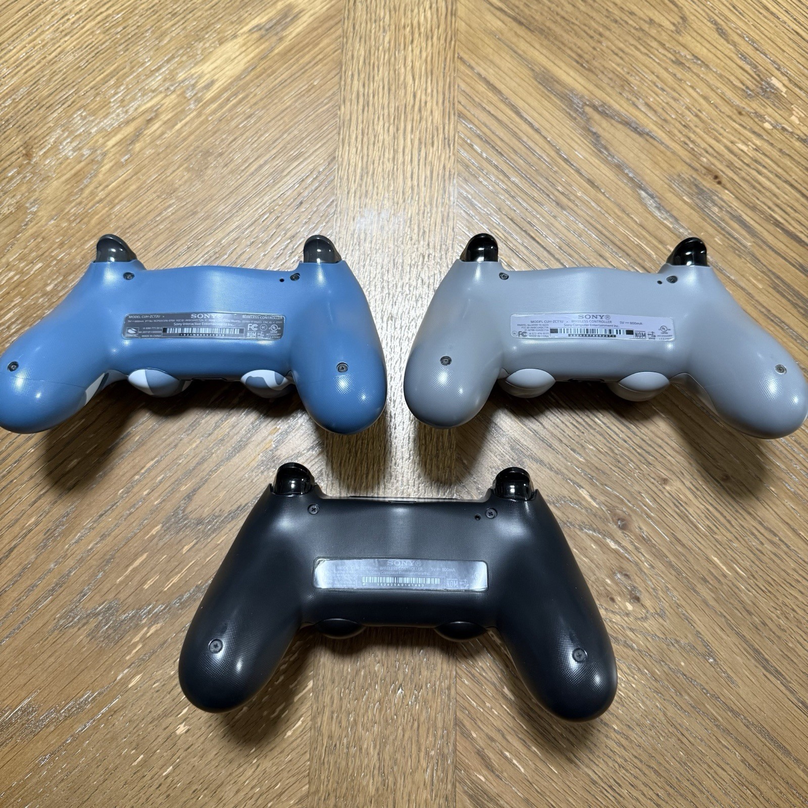 Sony PlayStation PS4 CUH-1215A Bundle-Controllers, 41 Games, Cables, Hard Drive