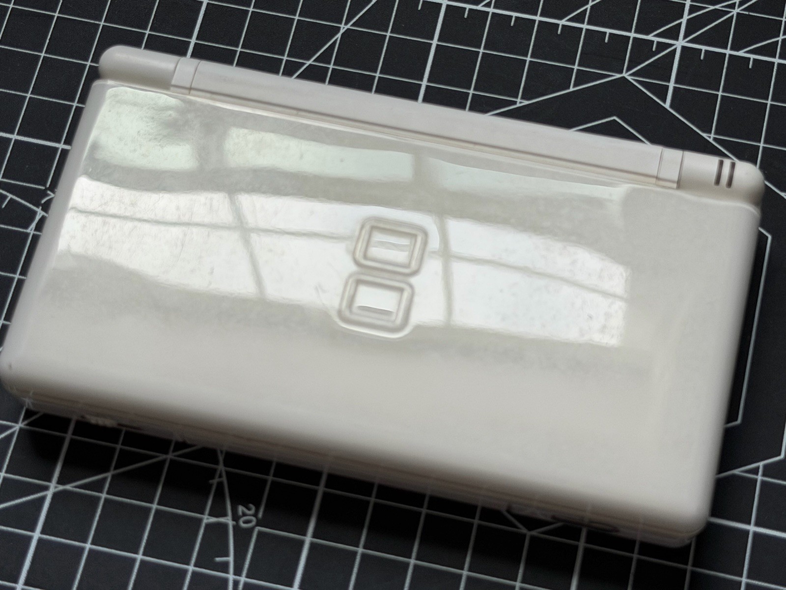 Nintendo DS Lite Used OEM White W/ R4 & 2GB SD – 100% Tested Region Free
