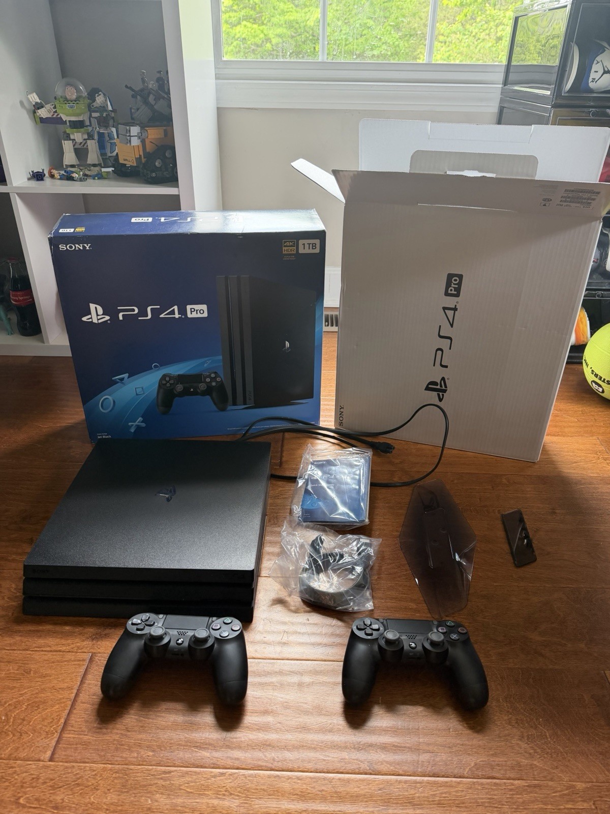 Sony PlayStation 4 PS4 Pro (Sony PlayStation 4, 2019)