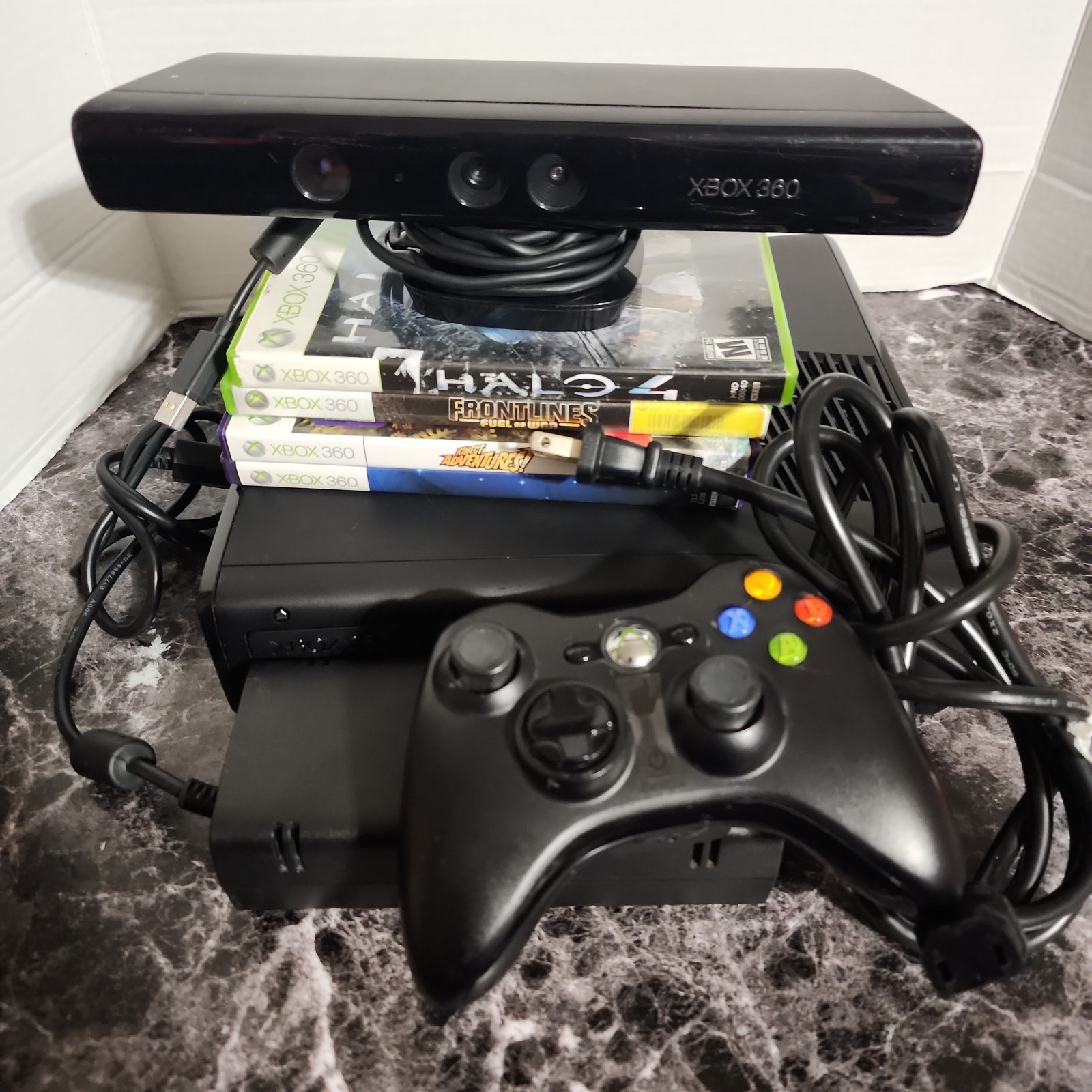 Microsoft Xbox 360 S 4GB Console Bundle Kinect Sensor 5 Games Tested Working OEM