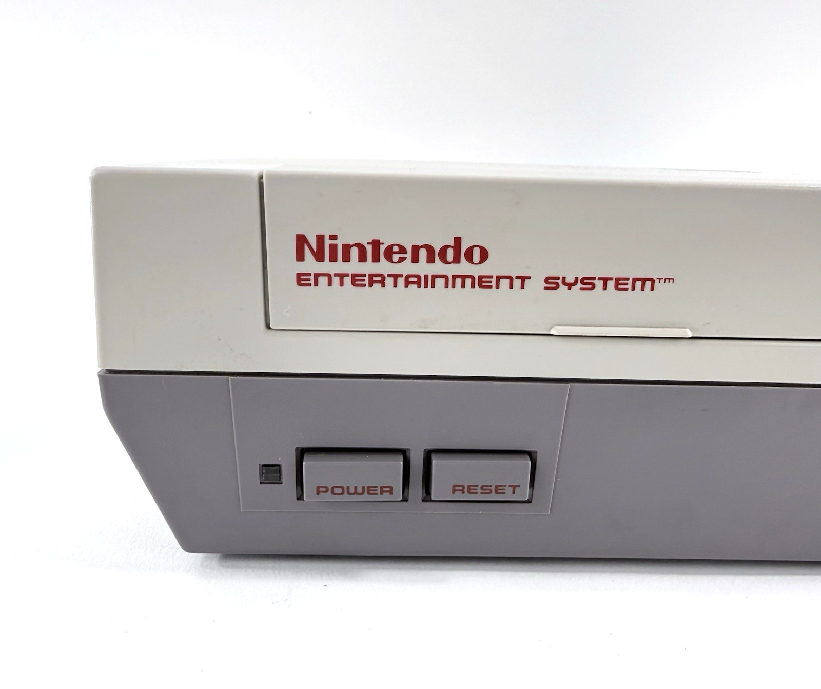 Nintendo NES Console + Controller, Zapper, AV cable, Power Supply – Tested