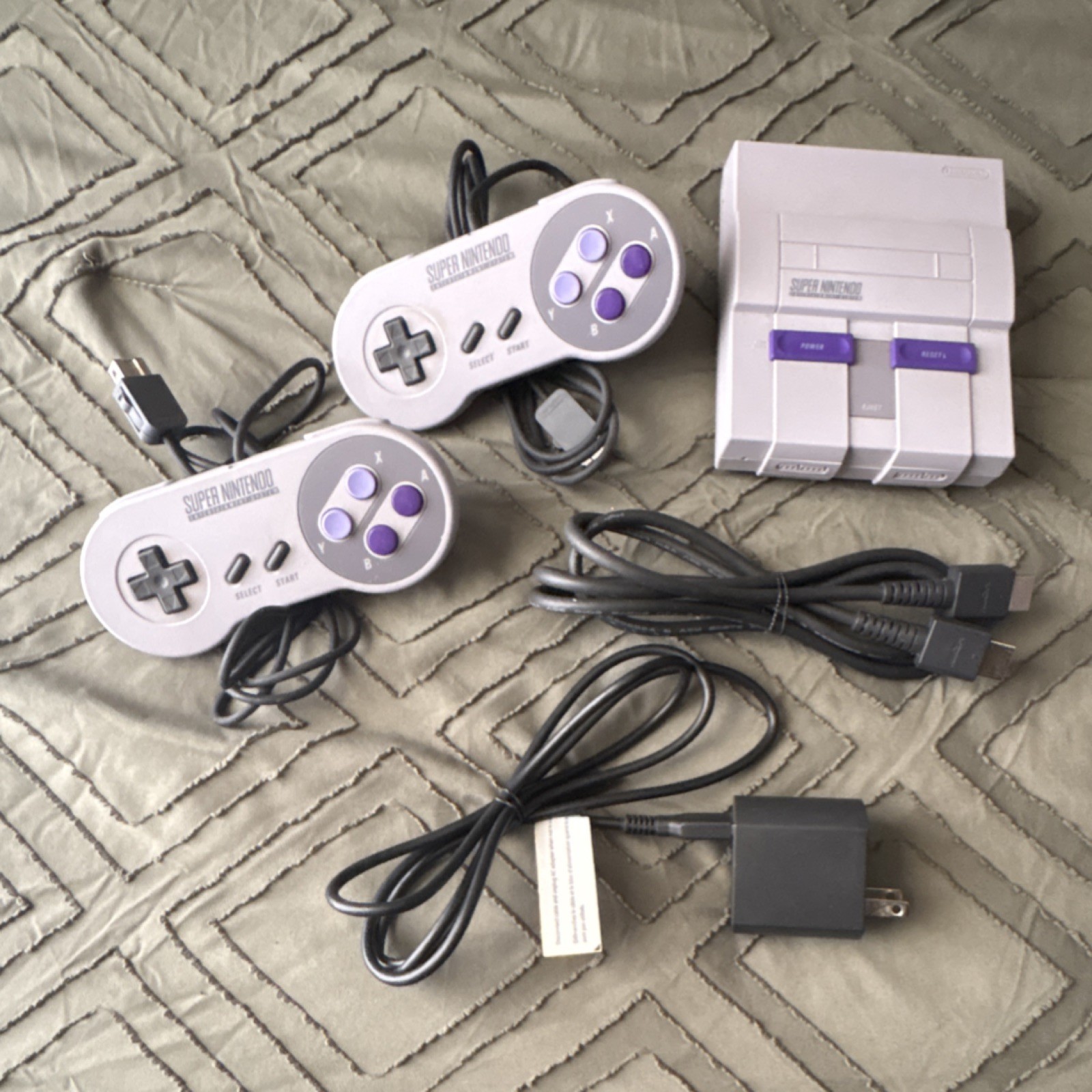 Nintendo Super Nintendo Classic Edition SNES Console Gray Purple HDMI USB 2 Con…