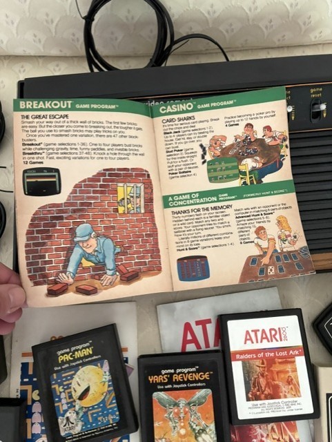 Atari 2600 Vintage 1980 Video Computer System Works on modern TV’s EXCELLENT!