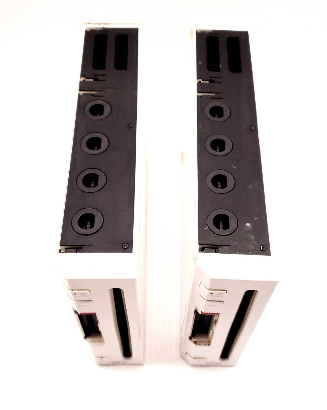 Nintendo Wii RVL-001 512 MB Console LOT OF 2 – White PARTS OR REPAIR – READ