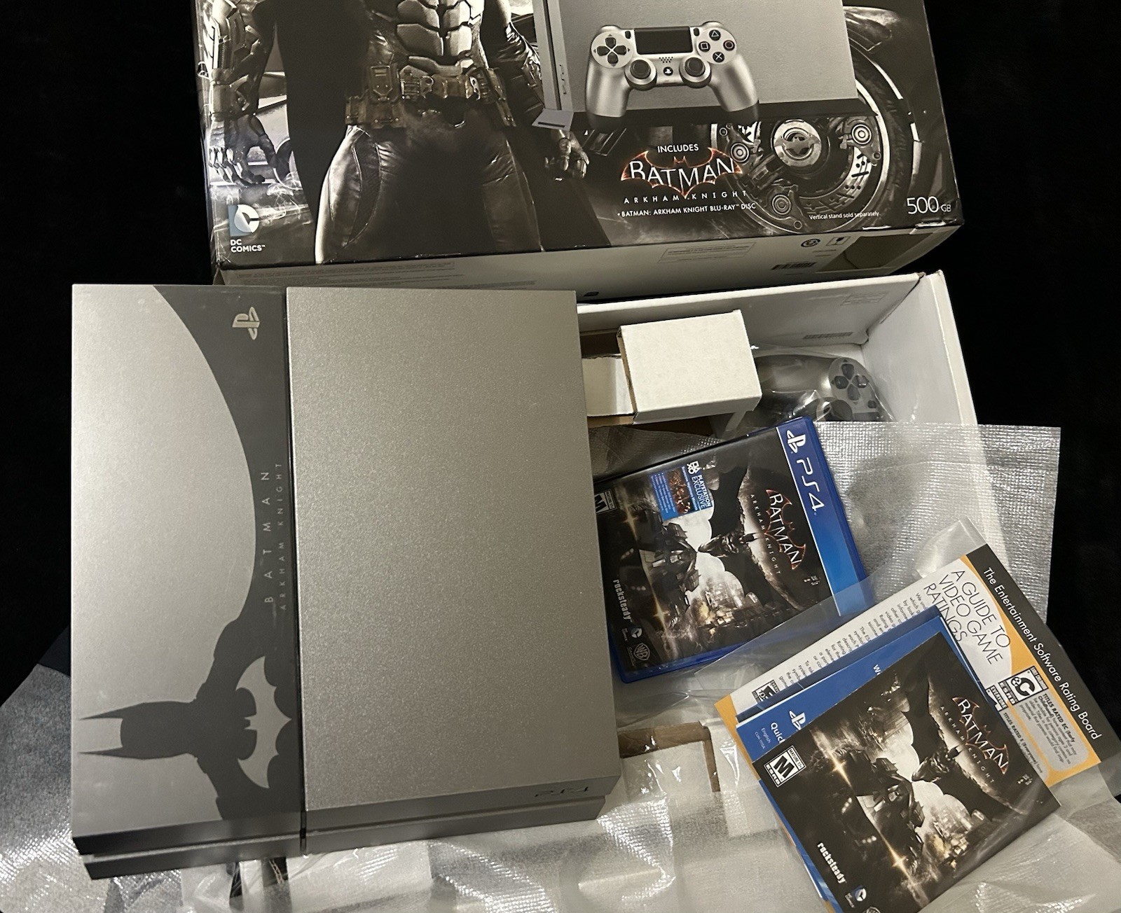 ULTRA RARE SONY PS4 BATMAN ARKHAM KNIGHT LIMITED EDITION STORE KIOSK CONSOLE SET