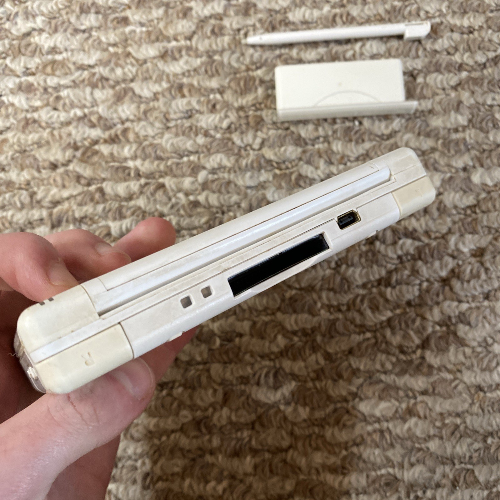 Nintendo DS Lite Polar White Handheld System WITH CHARGER AND STYLUS OEM