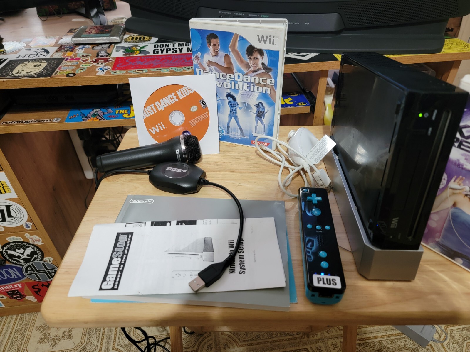 Nintendo Wii Black Console With Games. TV NOT INCLUDED.