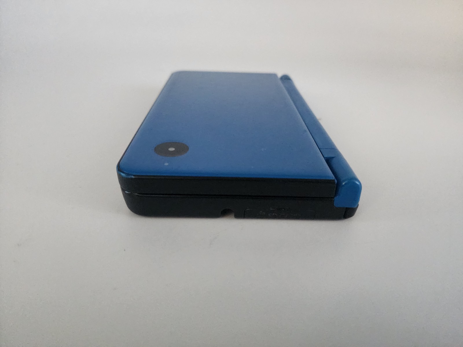 Nintendo DSi XL Handheld System Midnight Blue For Parts/Repair