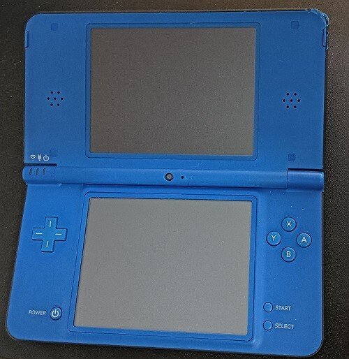 DSi XL Handheld System – Midnight Blue With Games stylus ChargTested & Working