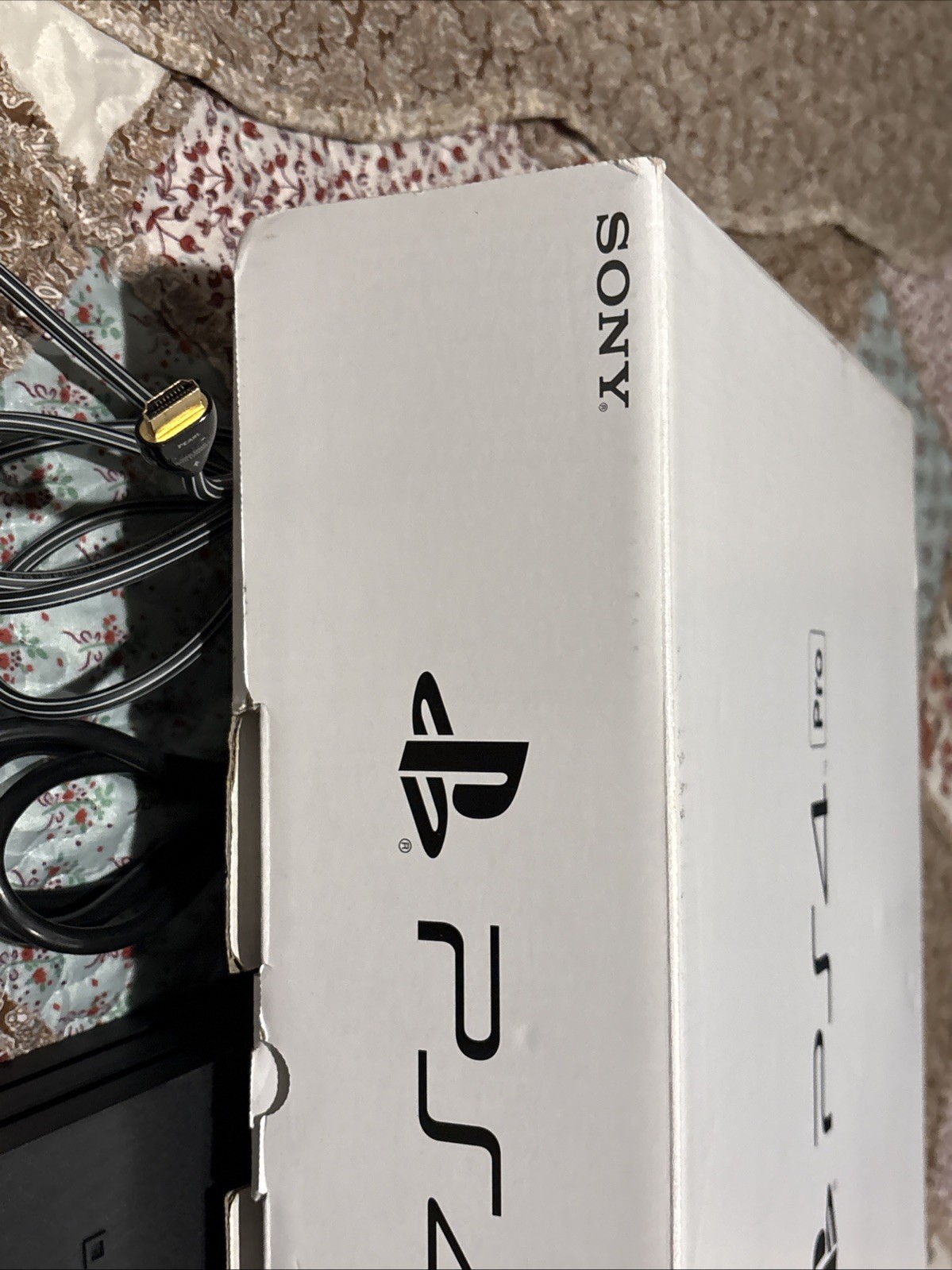 SONY PLAYSTATION 4 PRO CUH-7015B IN «NOT FOR RESALE» BOX (2 Controllers) Cords