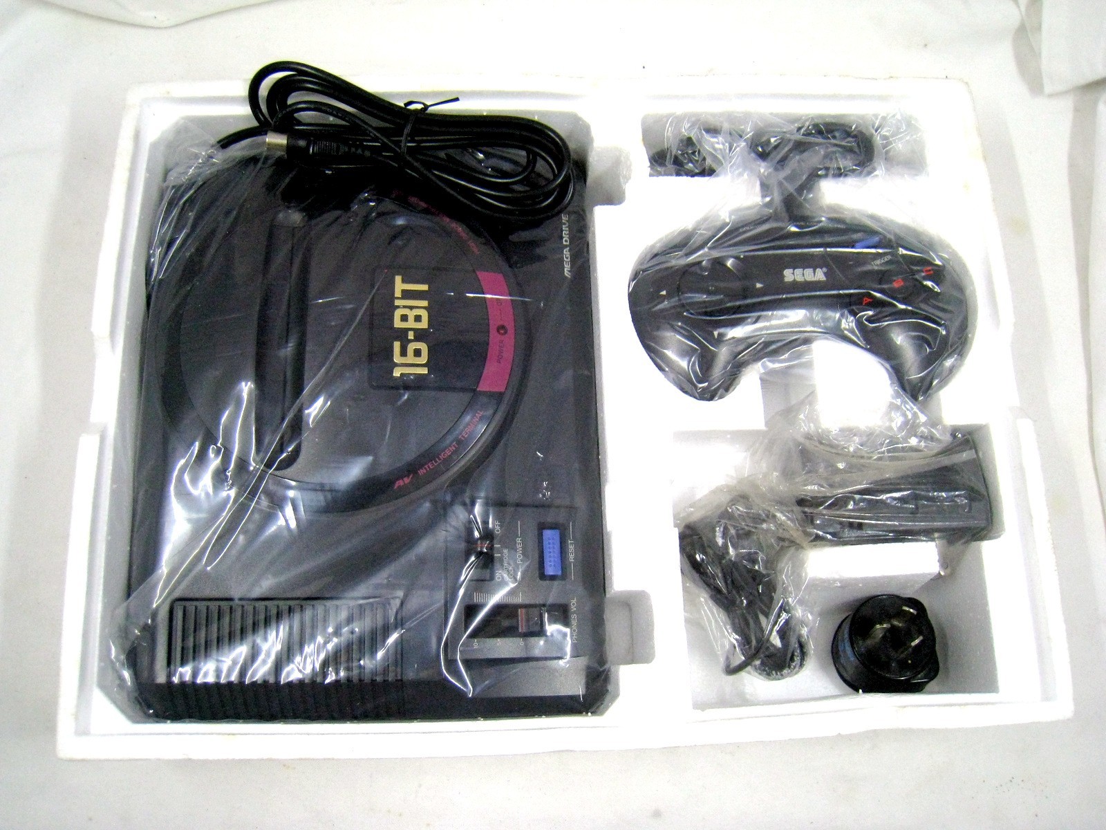 Brand New Vintage Sega Mega Drive 16-BIT Console PAL HAA-2510 with Original Box
