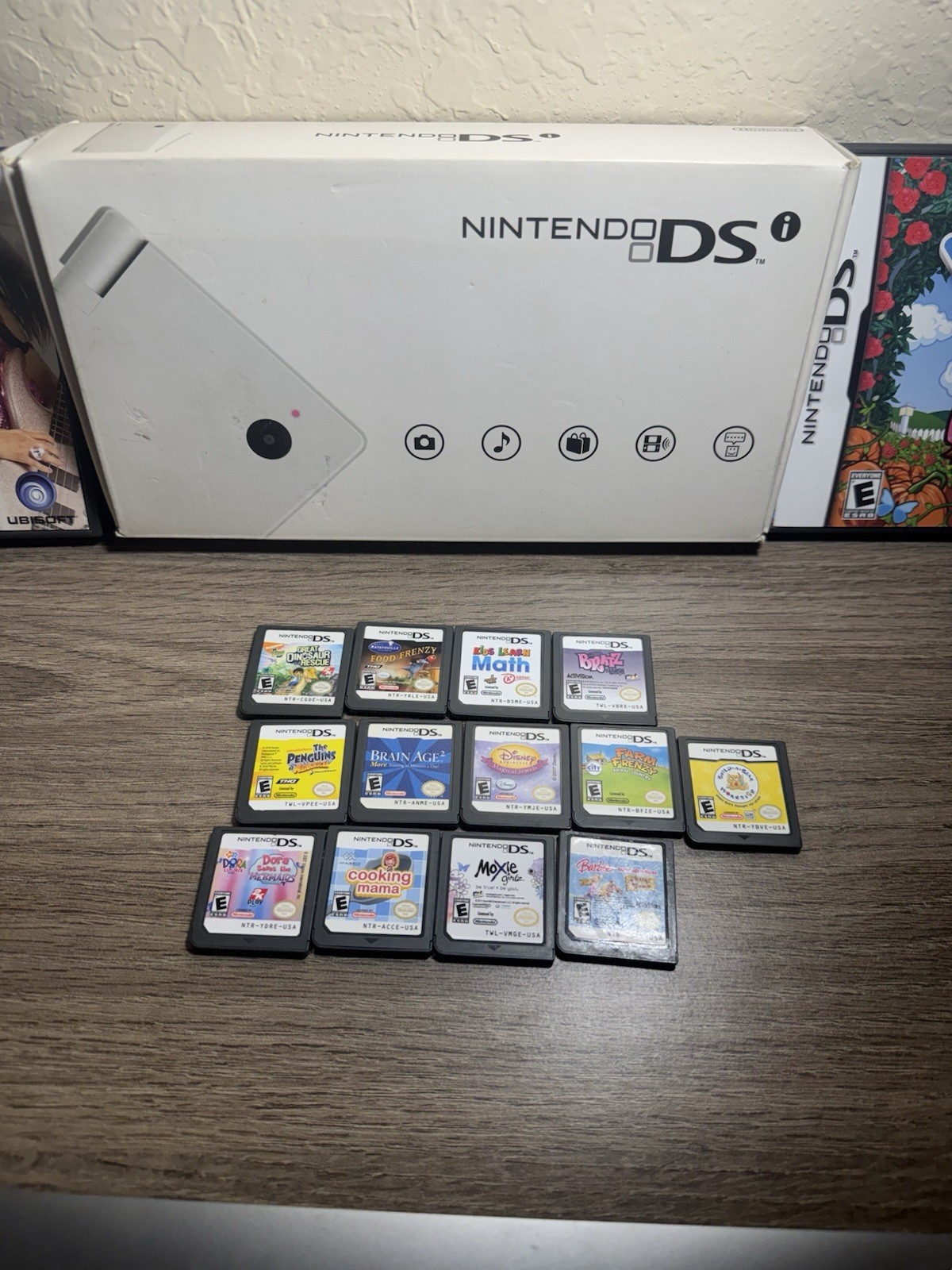 CIB Nintendo DSi Console White TWL-001 DS System Box Charger 15 Games Bundle