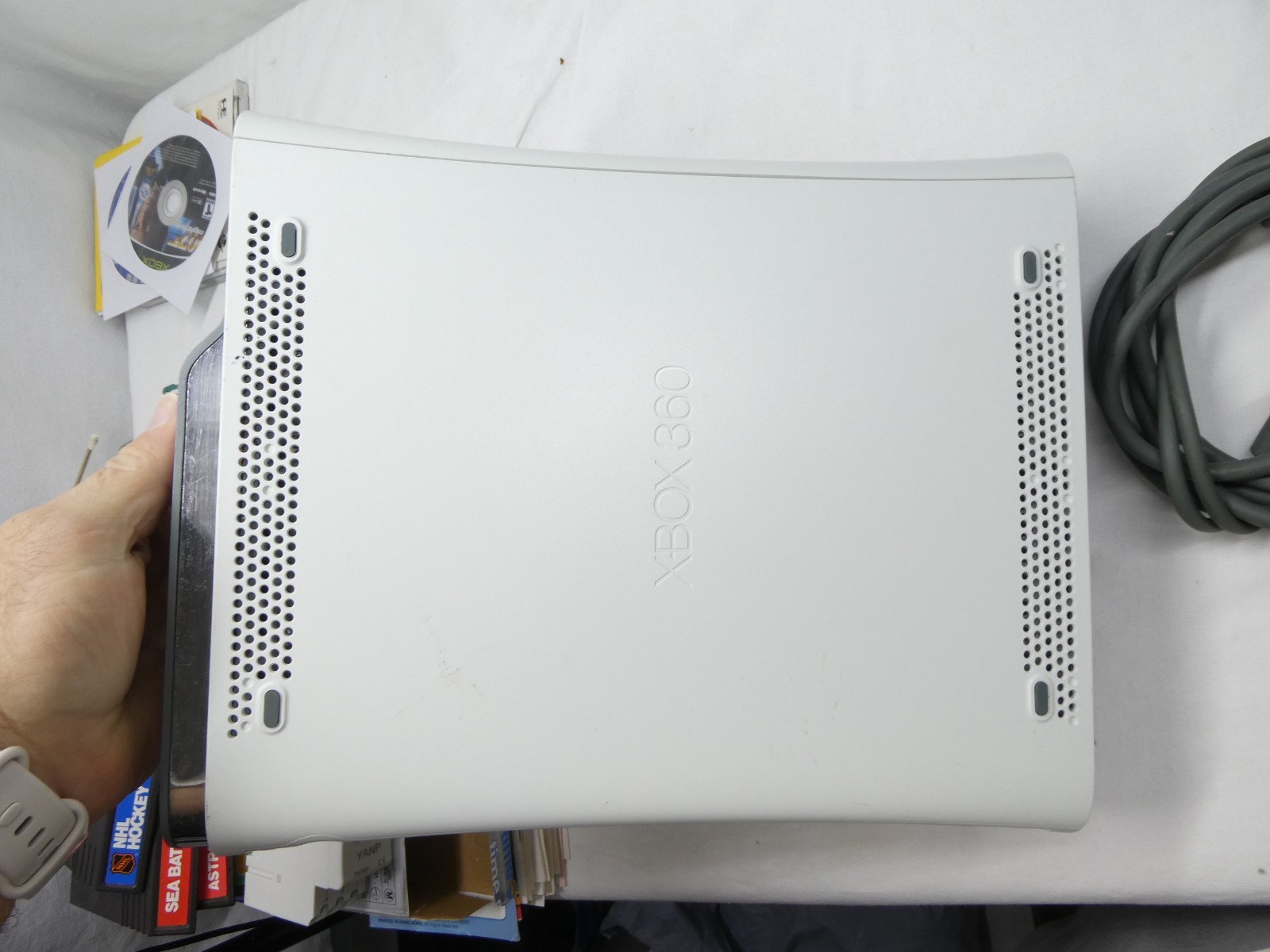 Microsoft Xbox 360 Pro 20GB Console – Matte White Tested Working with controller
