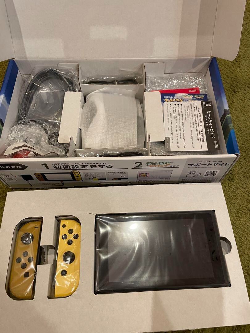 Nintendo Switch Pikachu Edition Pokemon Let’s Go! Pikachu + Poke Ball Plus