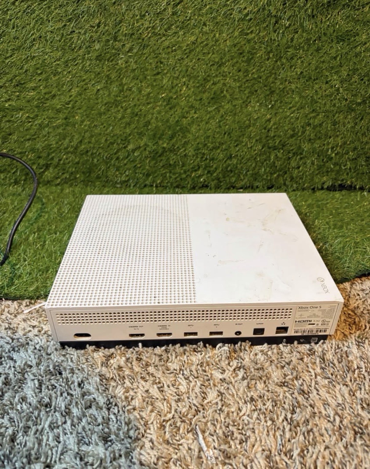 Microsoft Xbox One S Minecraft Favorites Bundle 500GB Game Console – White