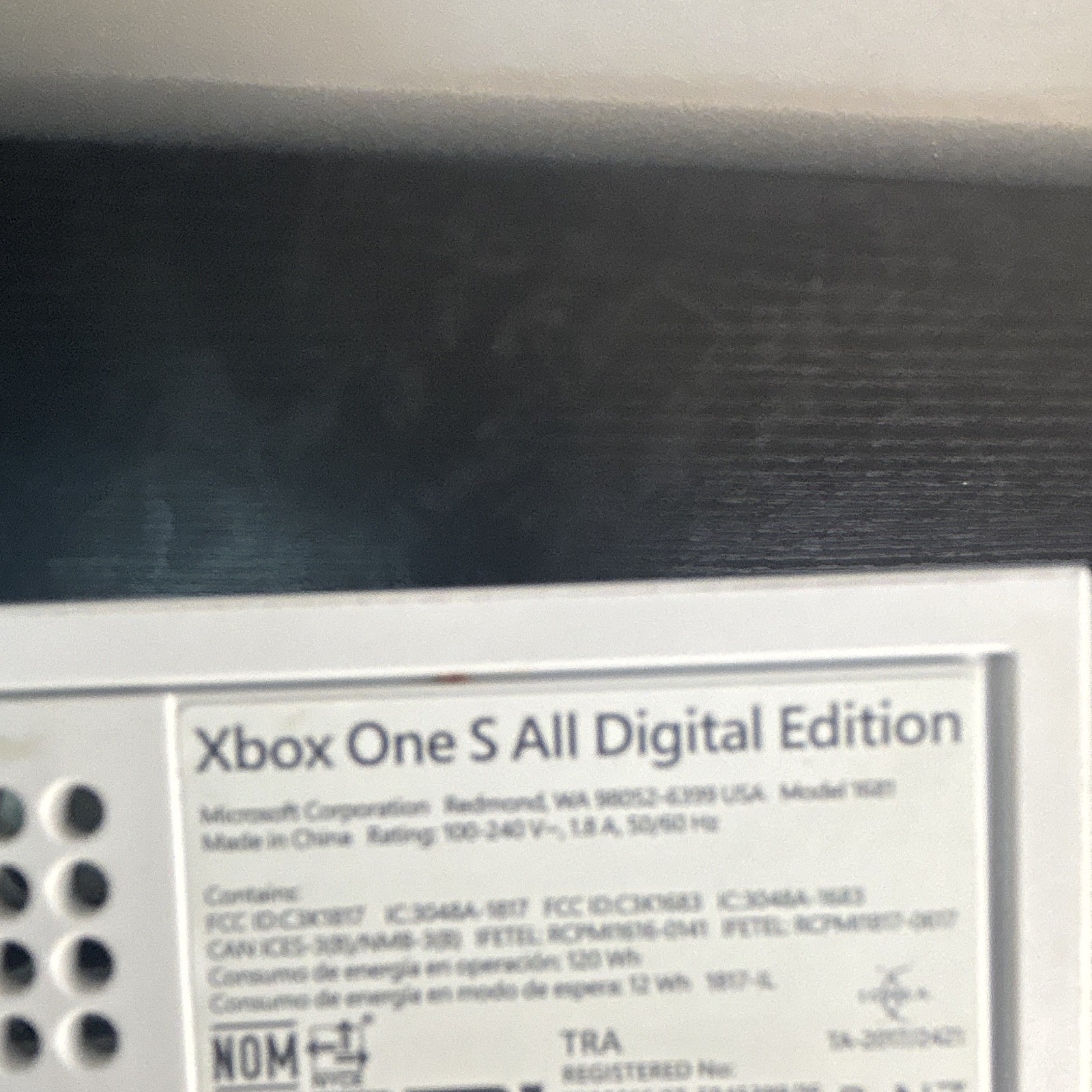 Microsoft Xbox One S All-Digital 1TB 4K UHD White Console + Controller HDMI