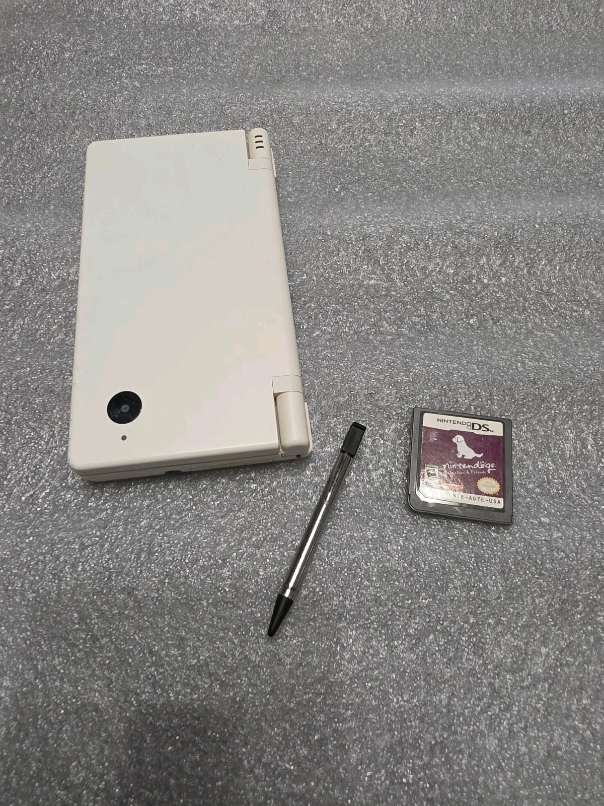 Nintendo DSi White Handheld TWL-001 (EUR) Tested Working Stylus No Charger