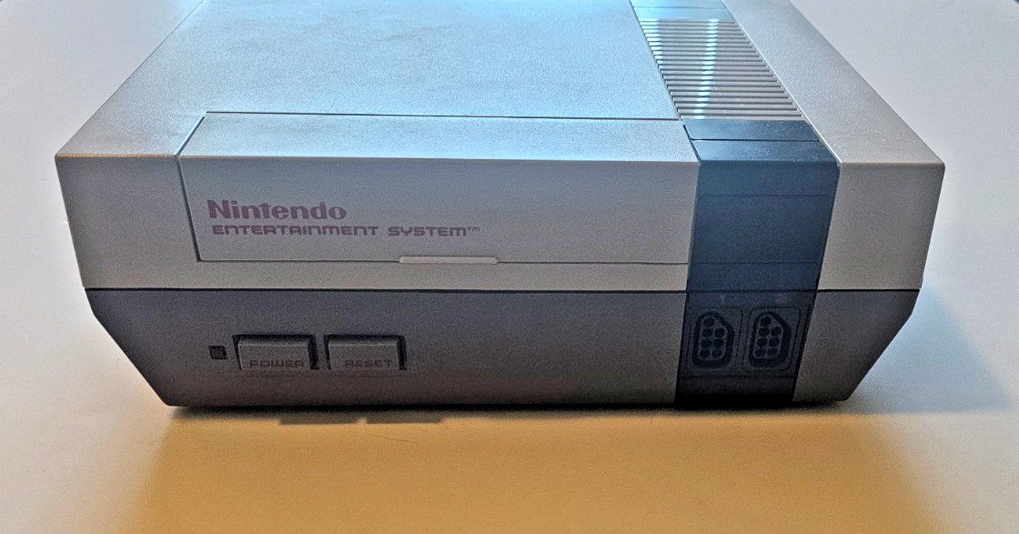 Original 1985 NES Console Bundle (System, Zapper, Super Mario/Duck Hunt) TESTED