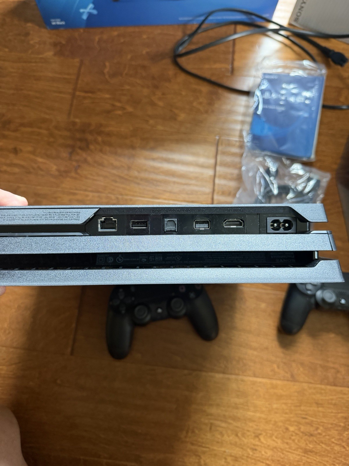 Sony PlayStation 4 PS4 Pro (Sony PlayStation 4, 2019)