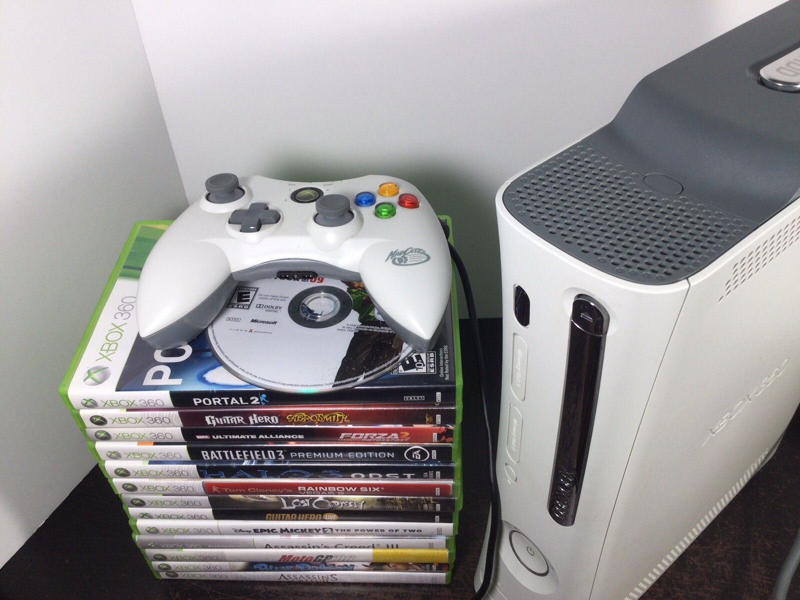 Microsoft Xbox 360 White Console Bundle 1 Controller & 14 Games Complete Tested