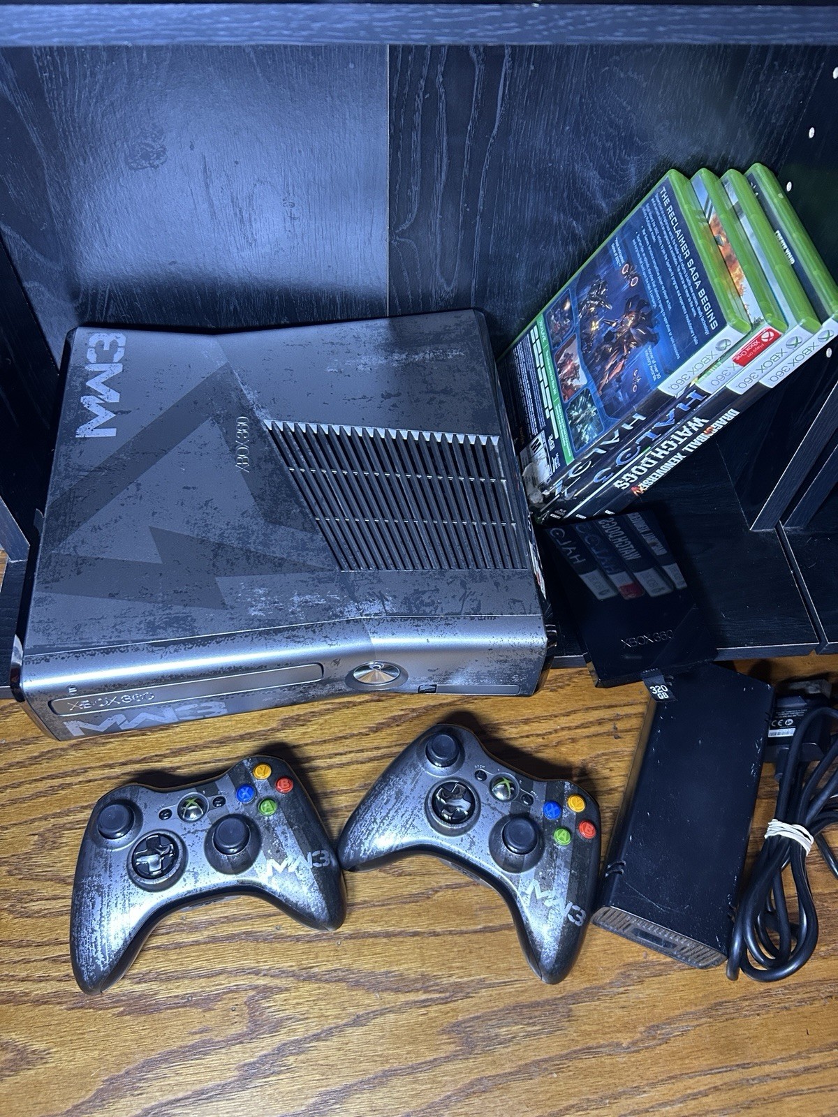 Xbox 360 Slim MW3 Modern Warfare 3 Limited Edition Console 320GB 2 Controllers