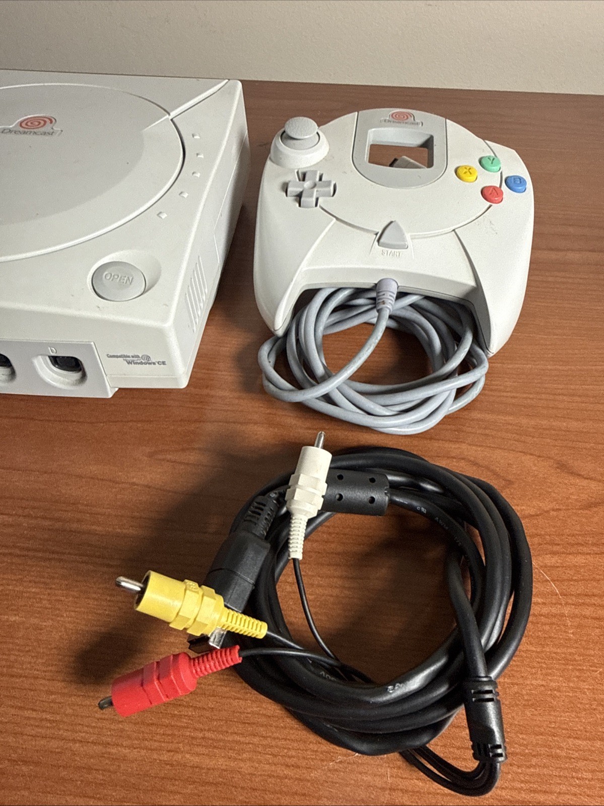 Sega Dreamcast HKT-3020 White Home Video Gaming Console With Controller