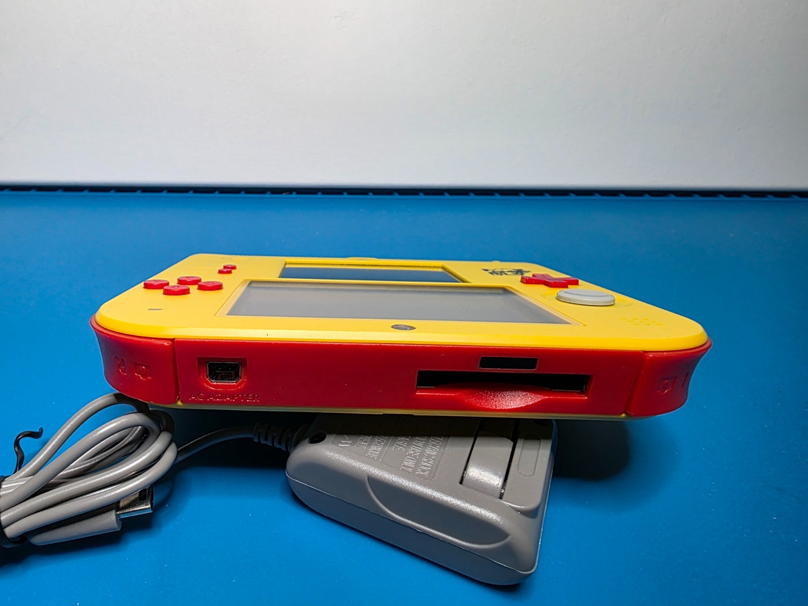 Nintendo 2DS Super Mario Maker for Nintendo 3DS Bundle – Yellow/Red
