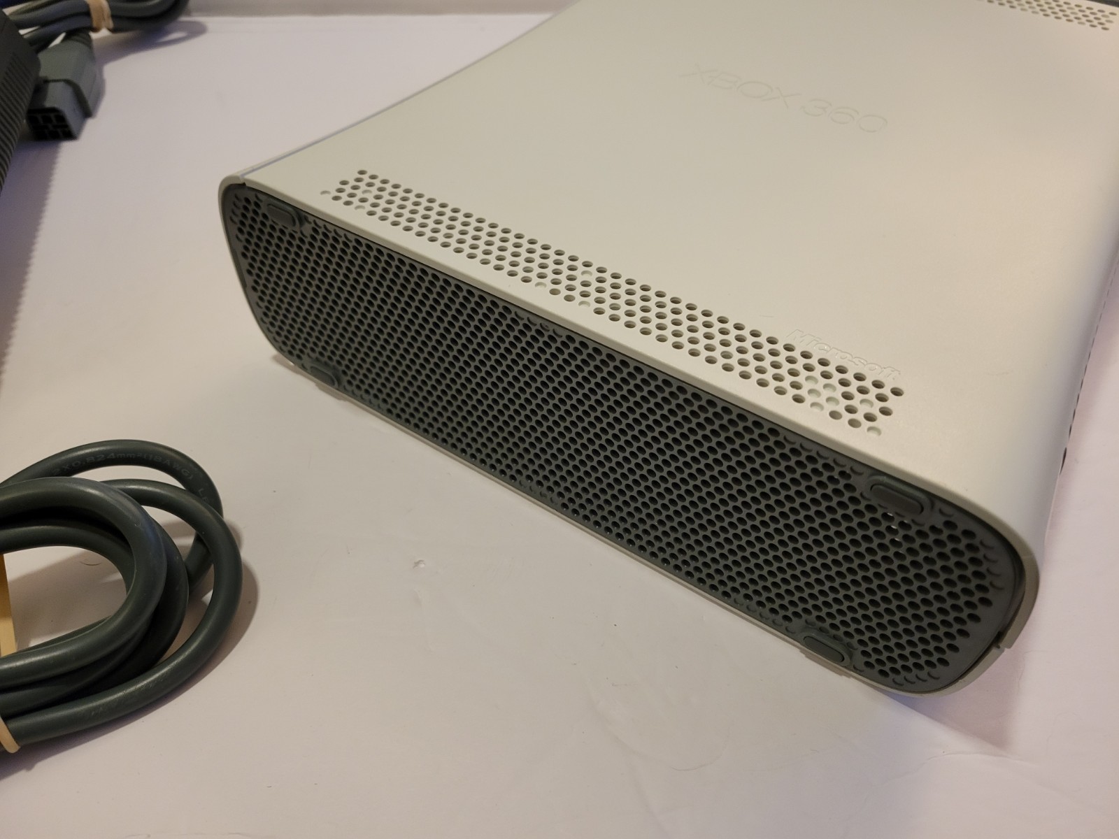 Microsoft Xbox 360 Console System With Power Cable Cord 60GB White Tested