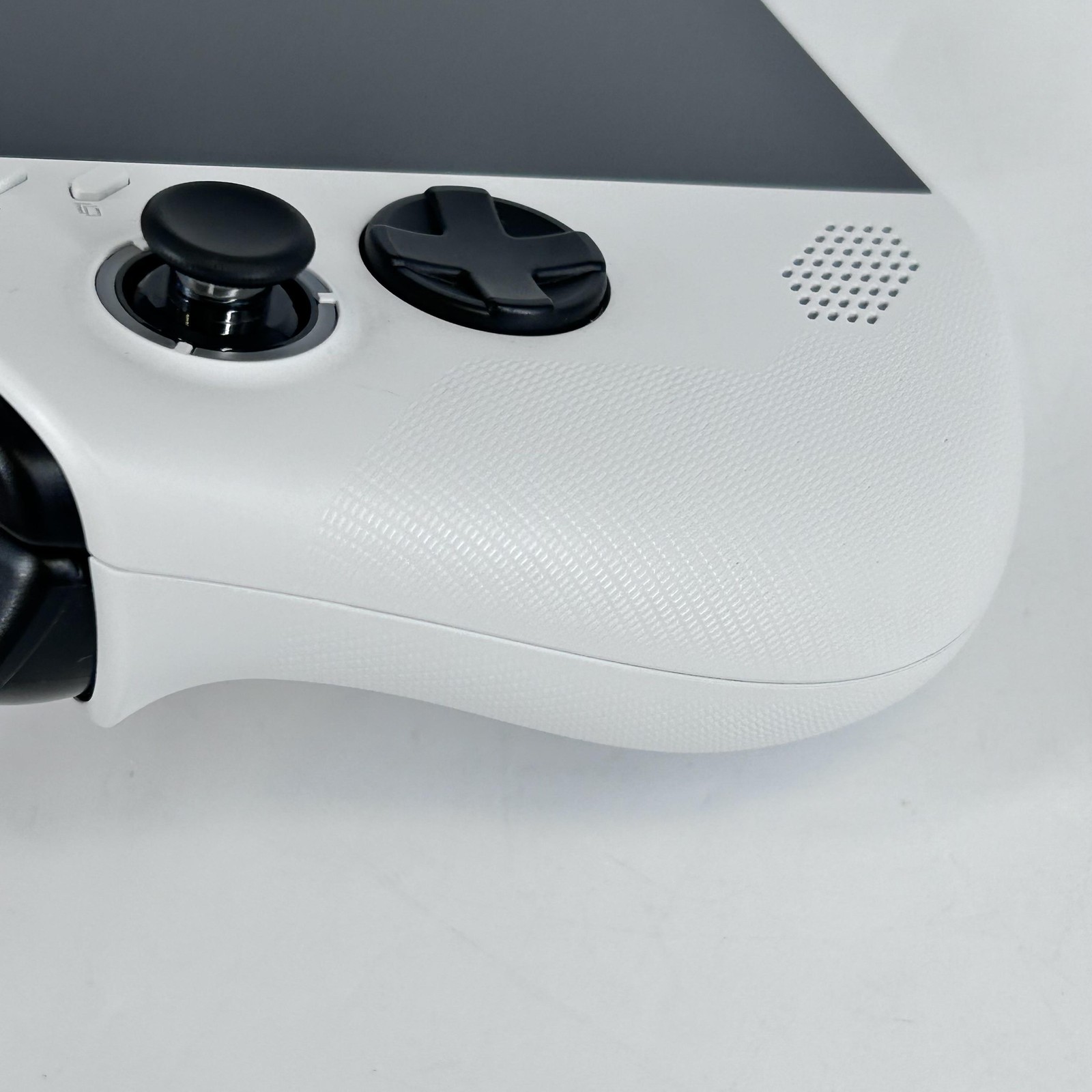 Lenovo Legion Go S Handheld Console White 1TB 32GB w/ Charger – Very Good