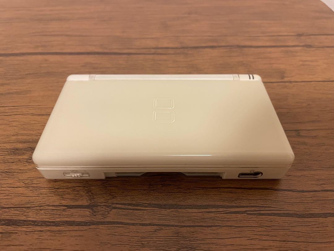 Nintendo DS Lite main unit charger DS GBA software used Operation confirmed