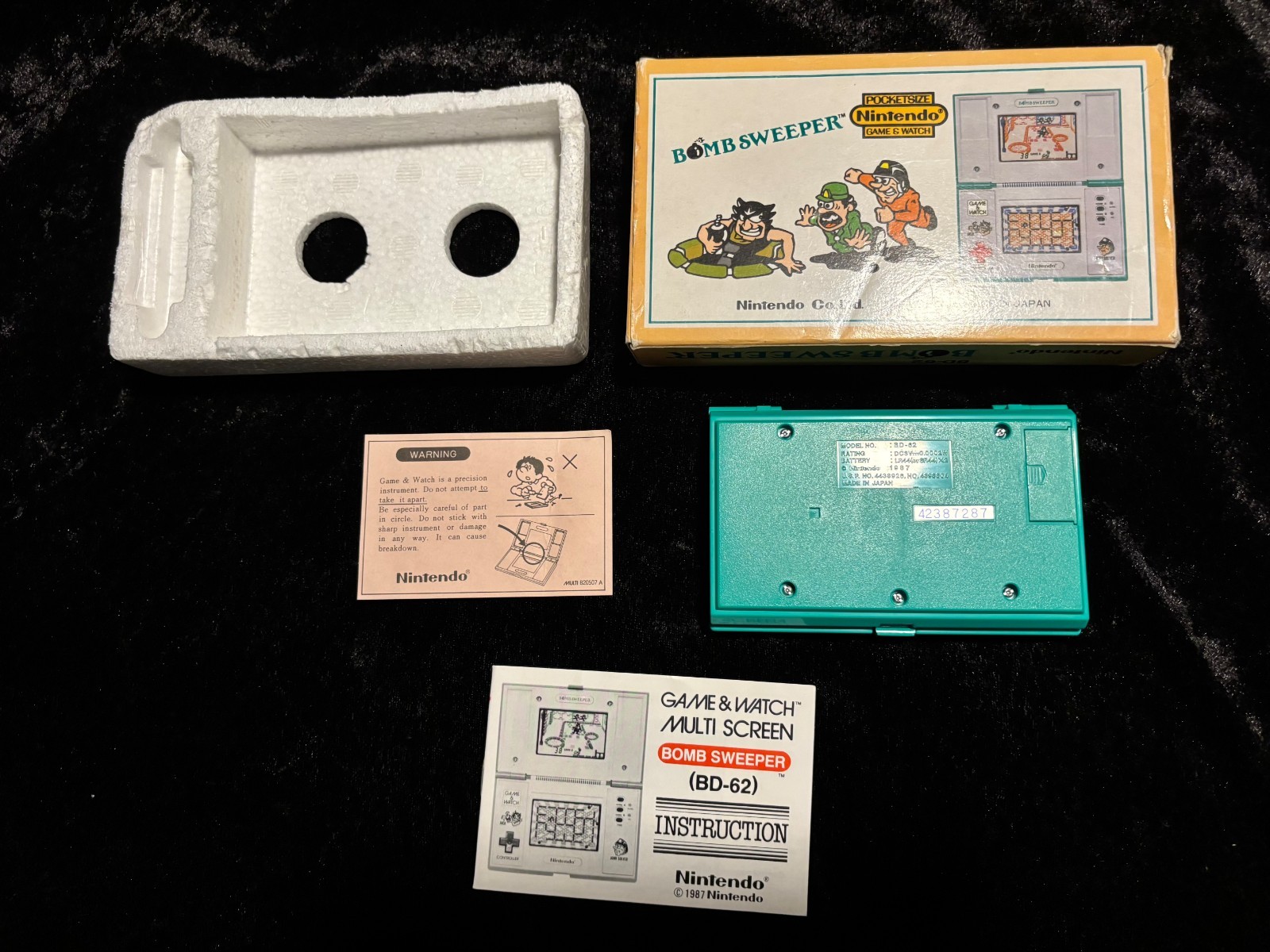 Nintendo Game BOMB SWEEPER electronic operated classic toy collector hobby